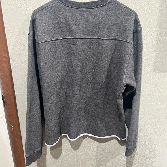 Columbia Charcoal Gray Crewneck Sweatshirt Womens Size L EUC Logo Comfy Wear - Picture 4 of 4